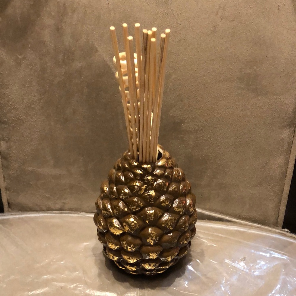 Ceramic Pinecone🥳HP🥳filled with Sticks - Picture 2 of 3